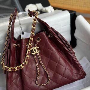 Classic CHANEL Bag: A Stylish and Versatile Choice for Elegance